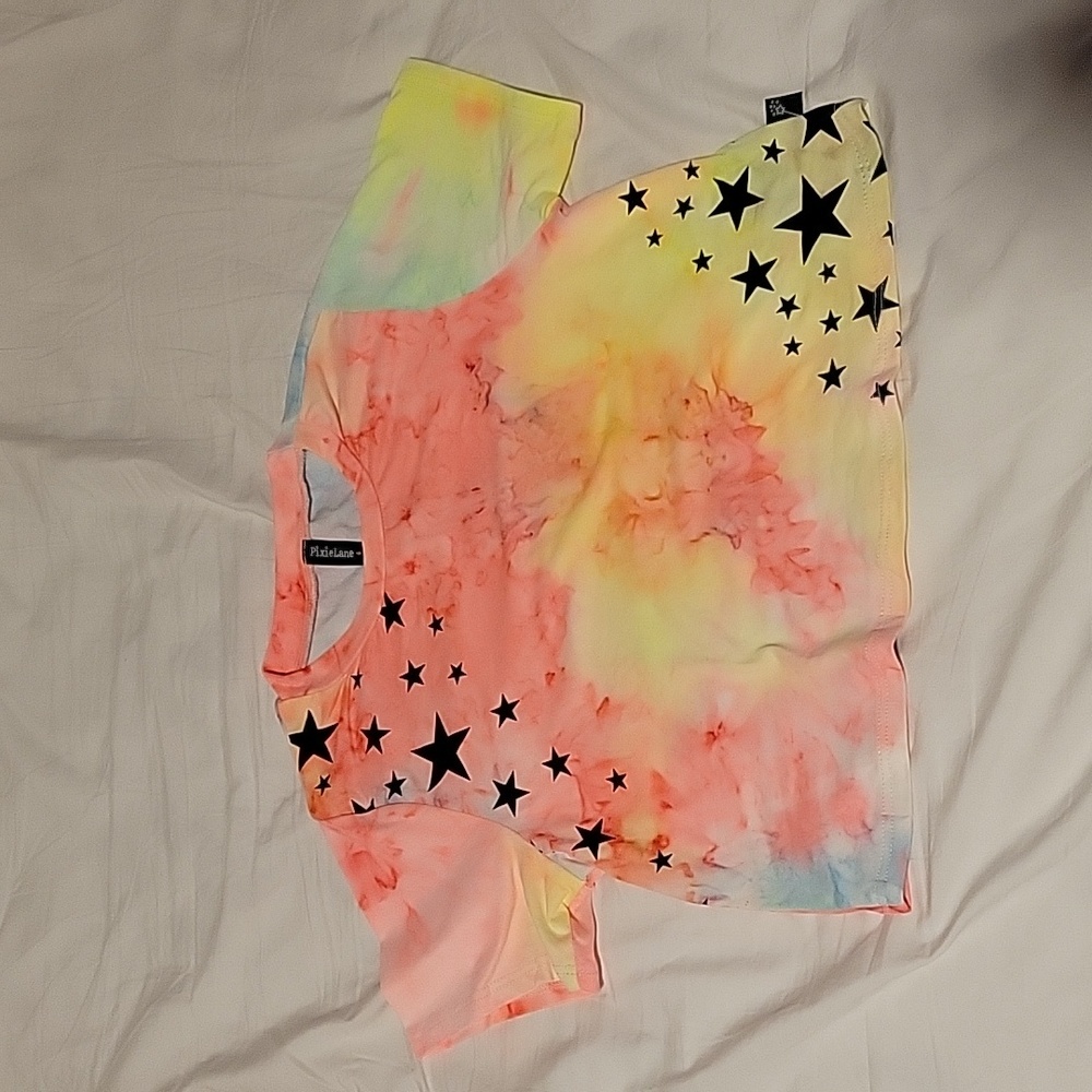 Girls size 6,7 and 8 tie dye with black stars cropped t shirt